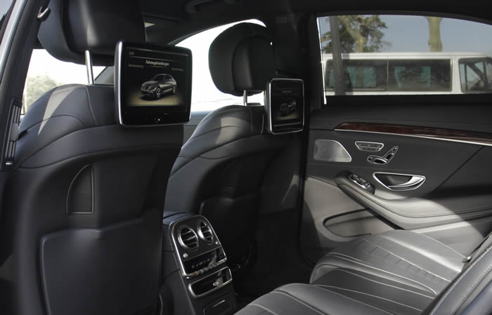 Coches con conductor 105